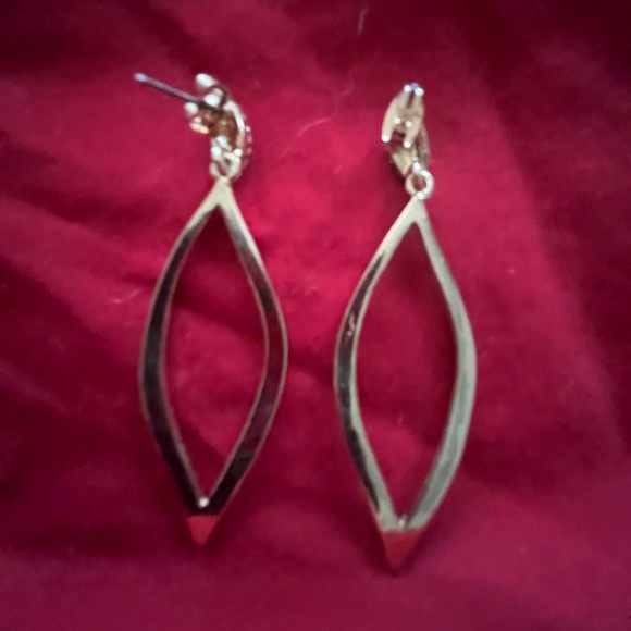 Gold Cubic Zirconia Diamond Shape Pierced Earrings NWT Prom Special Occasion - Picture 2 of 2